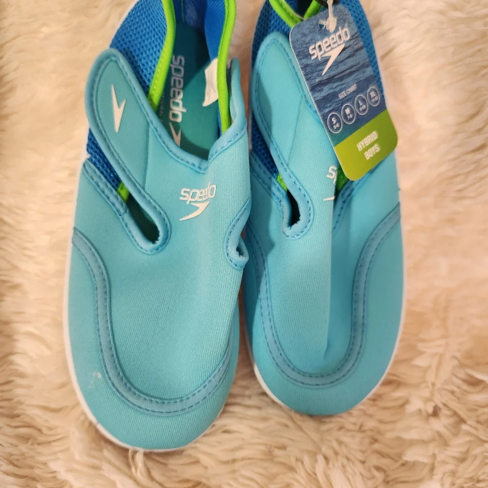 Speedo nwt size